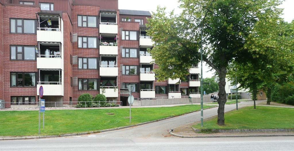 Bostadsrättshuset Diamanten vid Storgatan 63 PLANBESKRIVNING 1 HANDLINGAR Planförslaget består av plankarta med bestämmelser, plan- och genomförandebeskrivning samt fastighetsförteckning.