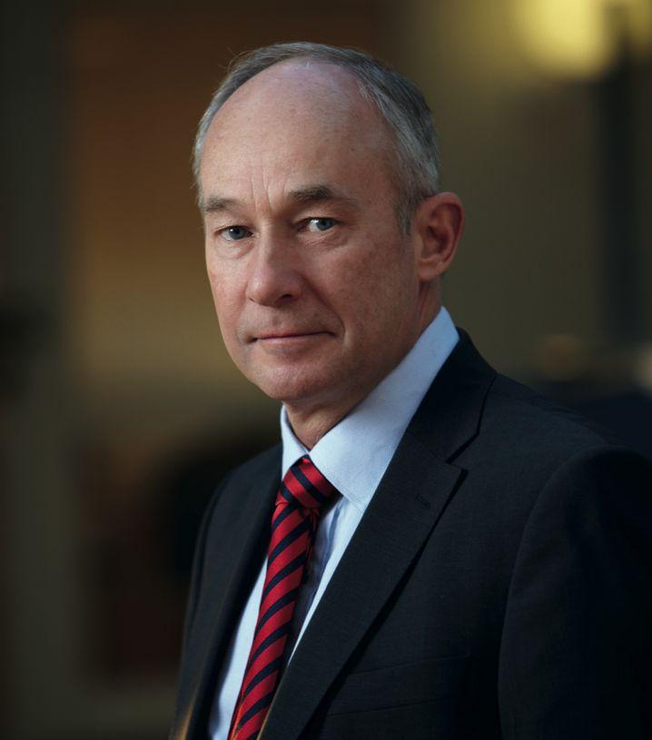 Detta skapar både risker och möjligheter vilket innebär att börsen och andra intressenter har blivit alltmer uppmärksamma på hur vi och andra bolag hanterar dessa områden.