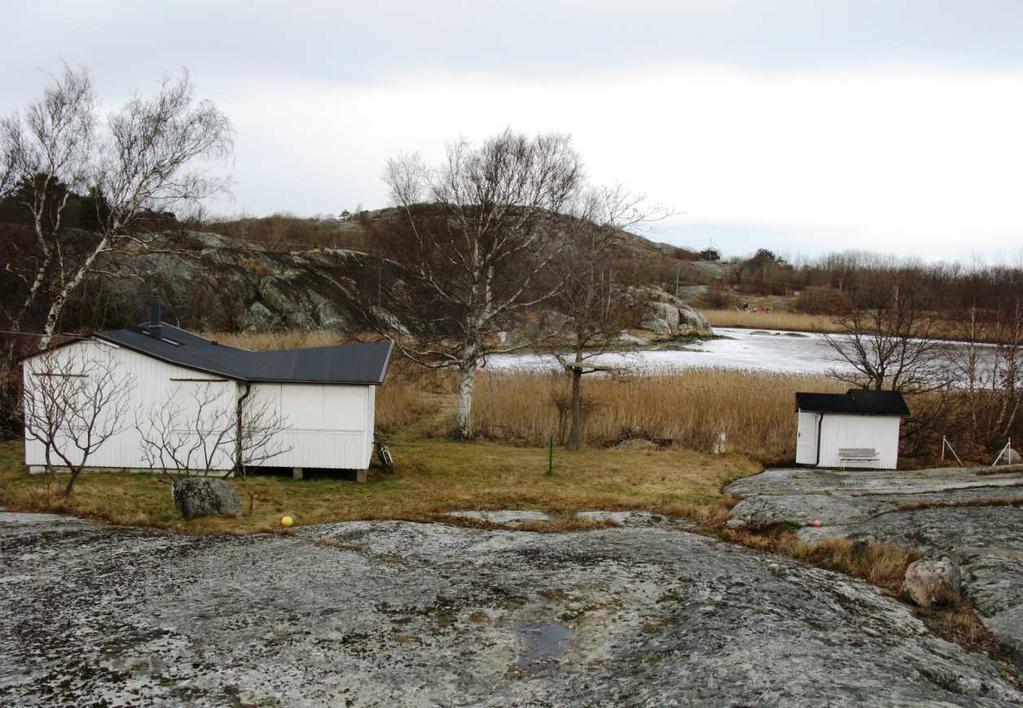 Fördjupad översiktsplan (FÖP) för Donsö från 2003 anger fritidshusområde som på kort sikt kan bli åretruntboende. Skyddsnivå för översvämningsrisk rekommenderas vara +2,20 i nuvarande höjdsystem.