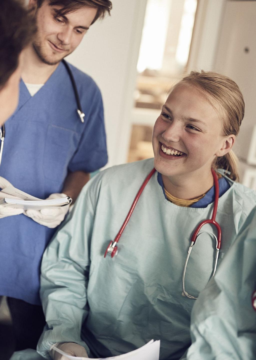 VO Vård- och omsorgsprogrammet RÄDDNINGSMEDICIN OCH AKUTSJUKVÅRD Vård- och omsorgsprogrammet är ett yrkesprogram som förbereder dig för olika hälso- och sjukvårdsyrken.