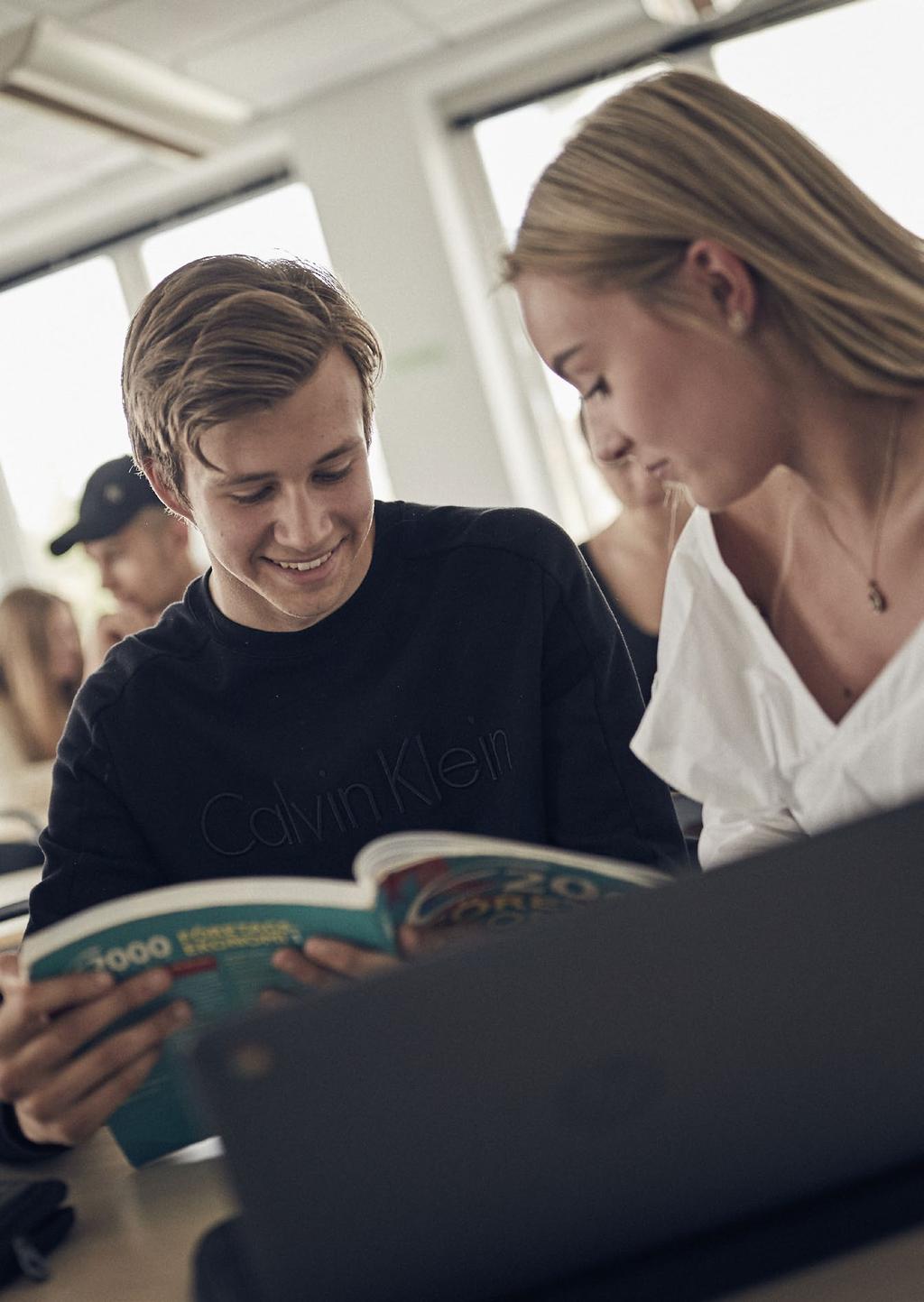 EKEKO Ekonomiprogrammet INRIKTNING - EKONOMI Det breda ekonomiprogrammet förbereder dig för vidare högskolestudier inom till exempel ekonomi, juridik eller andra samhällsvetenskapliga områden.