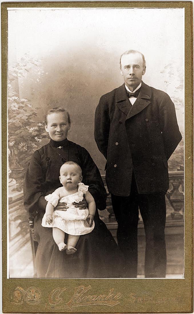 1900-talet Nu började alla typer av kartonger förekomma. Men Franke gjorde bara smärre ändringar i sina från 1890-talet. Undantaget var efter hustrun Josefinas död på julafton 1904.