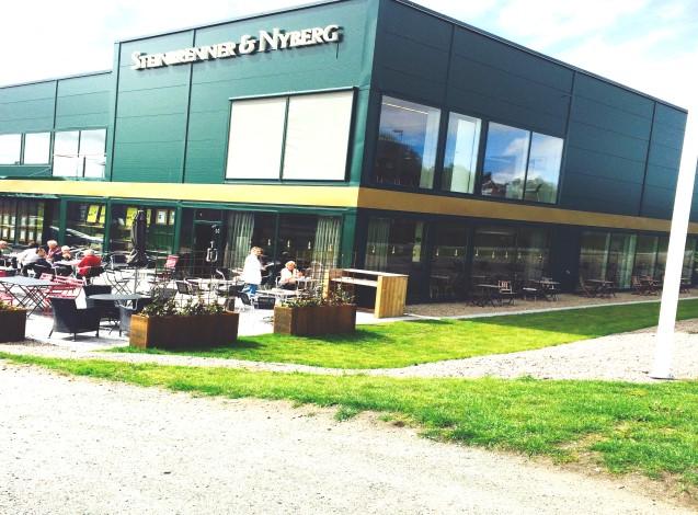 tårtbuffé samt kaffe /te. Efteråt informerar Urban Nyberg om historien bakom bageriet.