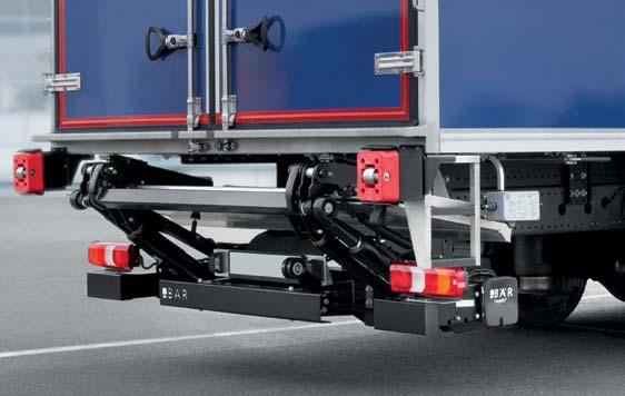 BC 1500 F4 Enkel, flexibel, med utjämning av lutning BC 1500 F4 har en lyftkraft på 1500 kg och lyftplattor som kan lyftas upp till en höjd på 1510 mm.