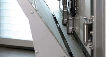 Bär Cargolift Standard S2 / FreeAccess A2L 750 kg Utrustning Plattform Reglage Högre säkerhet och bättre grepp på plattformen genom de halksäkra plattformsytorna TracGrip och SideGrip (standard, R10)