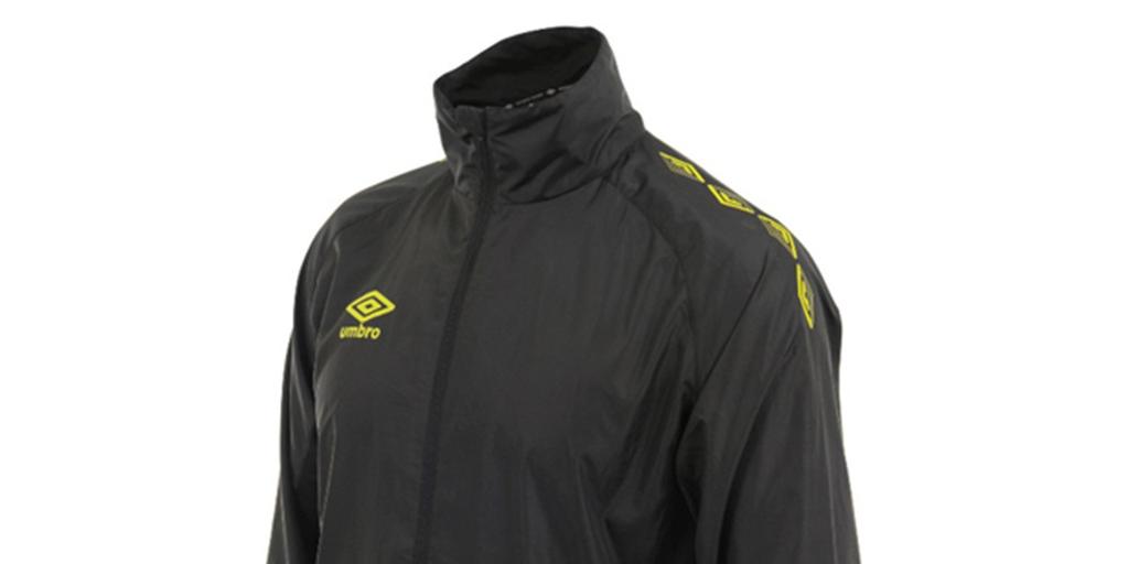 Vind Jacka JR Str. Antal 140 152 164 Umbro UX-1 Woven Jacket Funktionell Vindjacka för träning alt. klubbjacka i vind och vatten avvisande material. Ord. Pris Jr.