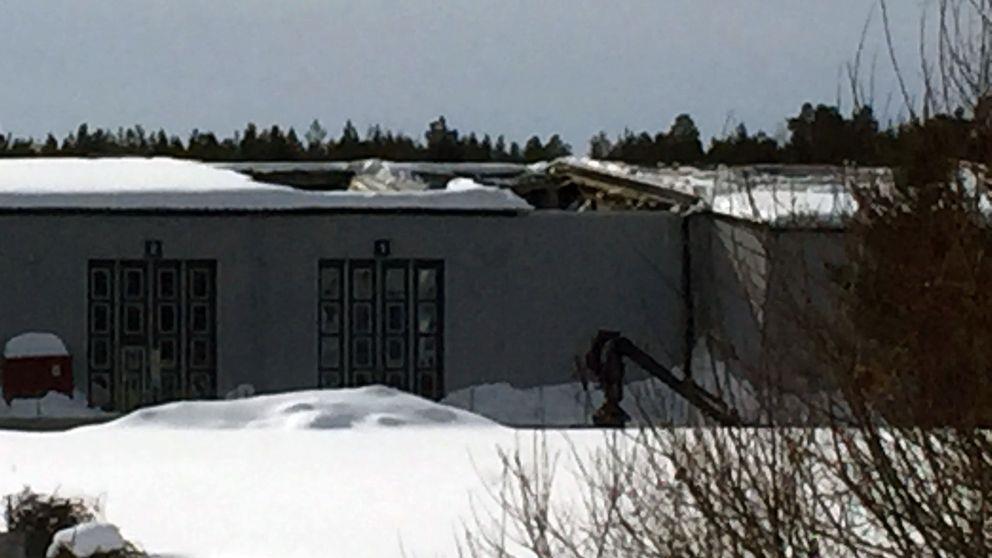 7.3 Scania verkstad Det här taket som återfinns på Storheden i Luleå rasade in när det skottades. Lyckligtvis skadades ingen människa.