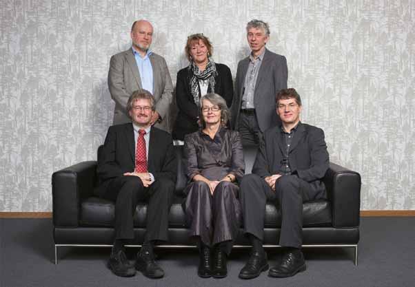 2 verksamhetsredovisning bilagor STRATEGISKA LEDNINGSGRUPPEN Bakre raden: Mats Ulfendahl, Mariann Samuelson och Arne Jarrick. Främre raden: Pär Omling, Elisabet Nihlfors och Sven Stafström.