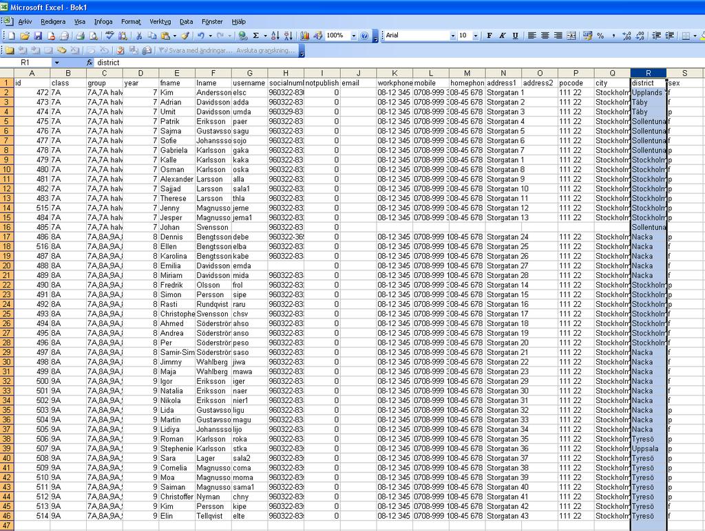 3. I kolumnen district fyller du i namnet på kommunen per elev. Det går också att skriva in kommunkoderna. 4.