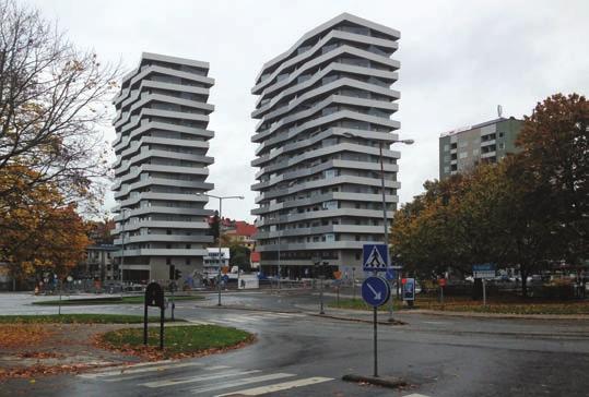 Varken-eller och både-och, visar det sig: Skarpnäck var på sitt sätt en slutpunkt för utveckligen. Efter Skarpnäck har man visserligen fortsatt att bygga en hel massa i Stockholm med omnejd.