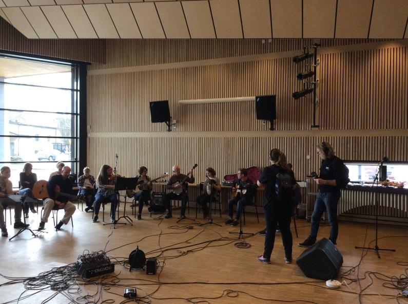 sångelev deltog i lunchkonsert med Rotary 18/4, då hon också berättade om att vara elev på Musikskolan.