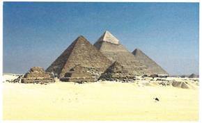 Egyptens pyramider Byggdes med hjälp av enkla maskiner Kilen högg ut stenblock Flyttades till pyramidens