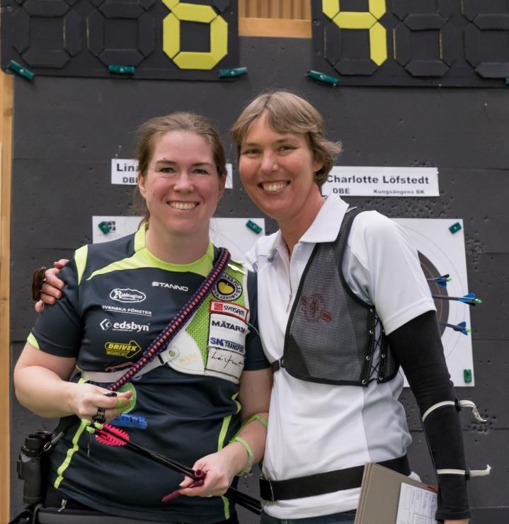Elitserien 2016 där även i år BÅGAR & PILAR står för priserna, delade Ulrika Bengtsson ut samtliga priser, med hjälp av Gullimar Åkerlund, segrare i Recurve var Stefan Nilsson, IF Karlsvik Stenbro,