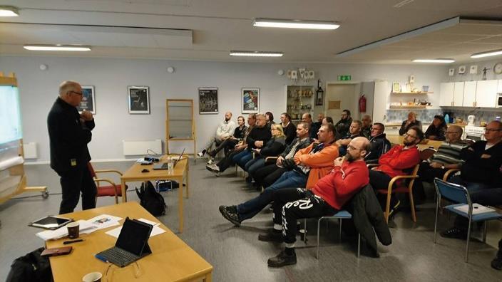 föreningskonferens. Dessutom har arbetet med Den gyllene tråden fortsatt enligt plan och kommer att slutredovisas i början av 2018.
