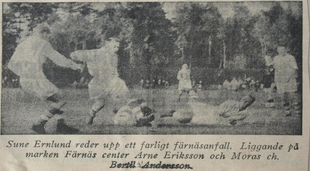 Färnäs SK ängar vidare i serien 4-2 seger mot Mora på Wasaliden IFK Mora-Färnäs SK 2-4. Text ur tidningsartikel. (Omg 9). Mora. Lördag (FK). Färnäs ångar vidare i serietabellen för div.