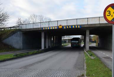 Gestaltningsförslag 5. Breddning av bro över Tunavägen Förutsättningar I och med breddningen av motorvägen kommer bron över Tunavägen att behöva breddas på båda sidor.