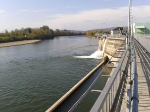 Beläget ca en timme från huvudstaden, bland äppelodlingar och vid floden Sava fanns platsen där vi skulle tillbringa vår första dag i Slovenien.