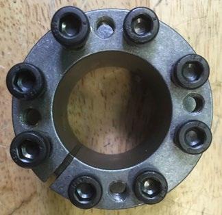 Adjusting and replacing a V-belt: It is important that the V-belt runs straight and smoothly to ensure correct operation.