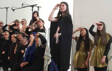 Succé för musikalen Mot hjärtats mitt Foto: Martin Nilsson Det är ett myller av barn i Lötenkyrkan strax före kl 16. Förväntansfulla och pirriga över att snart är det dags.