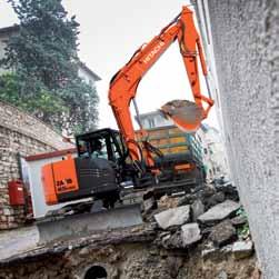 Mångsidig och effektiv ställer nya ZAXIS 85USB långt fraför konkurrenterna Ett stort användningsoråde Mer kopakt än konventionella odeller är ZAXIS 85USB läplig för arbete på en ängd olika