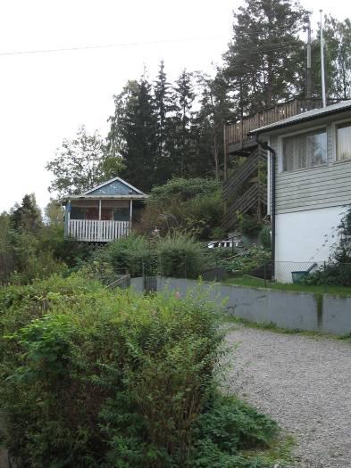 6(9) Byggnader Motiv för upprättande av ny detaljplan är att ge byggrätt för bostadshus vilket ger möjlighet för ägarna till befintliga hus att ersätta dessa med nya byggnader.