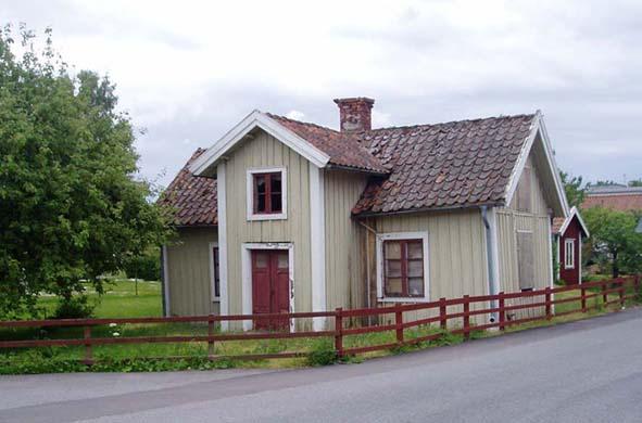 10:4 GATUGÅRDEN Torp nr Tidigare fastighetsbeteckning 82 Falkberget 1 Hagen Torpet uppläts på livstid år 1895 till Johan Alfred Andersson och hans hustru Ulrika Wilhelmina f.