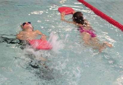 MALMÖ KAPPSIMNINGSKLUBB Hos Malmö kappsimningsklubb kan du lära dig att simma efter din egen förmåga och utvecklas i din egen takt. Vi har simskoleverksamhet.