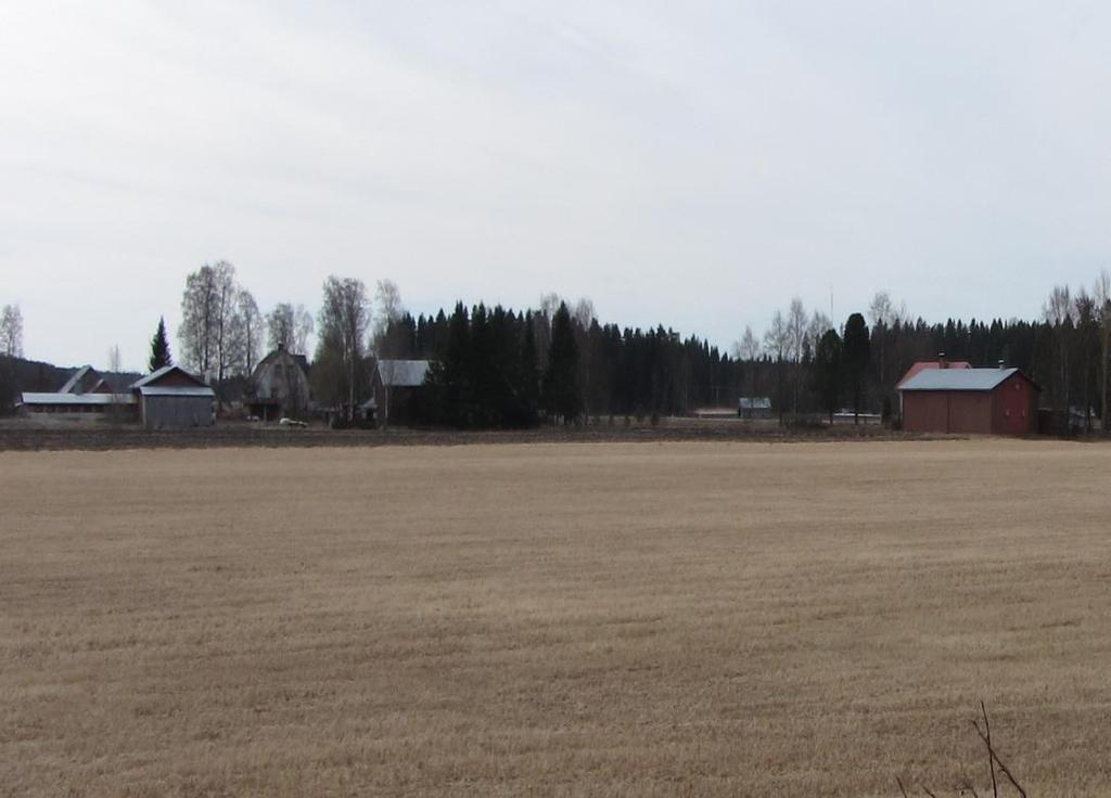 S i d a 8 Bild 8. Bebyggd miljö öster om planområdet. Bild 9. Bebyggd miljö väster om planområdet. 3.