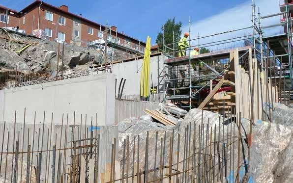 Alla formar har tillverkats av skickliga snickare som med stor precision lyckats få formarna att följa bergets konturer.