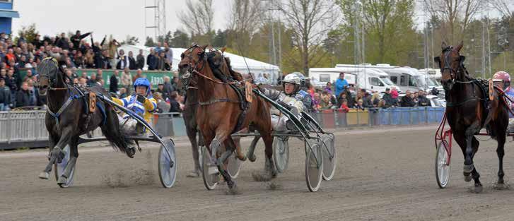 NYHETER 150503 Magnus och On Hold vann Örebro International On Hold och Magnus Jakobsson på väg mot seger i Örebro International Foto: Lars Jakobsson/Kanal75 Magnus Jakobsson tog igår en stor triumf