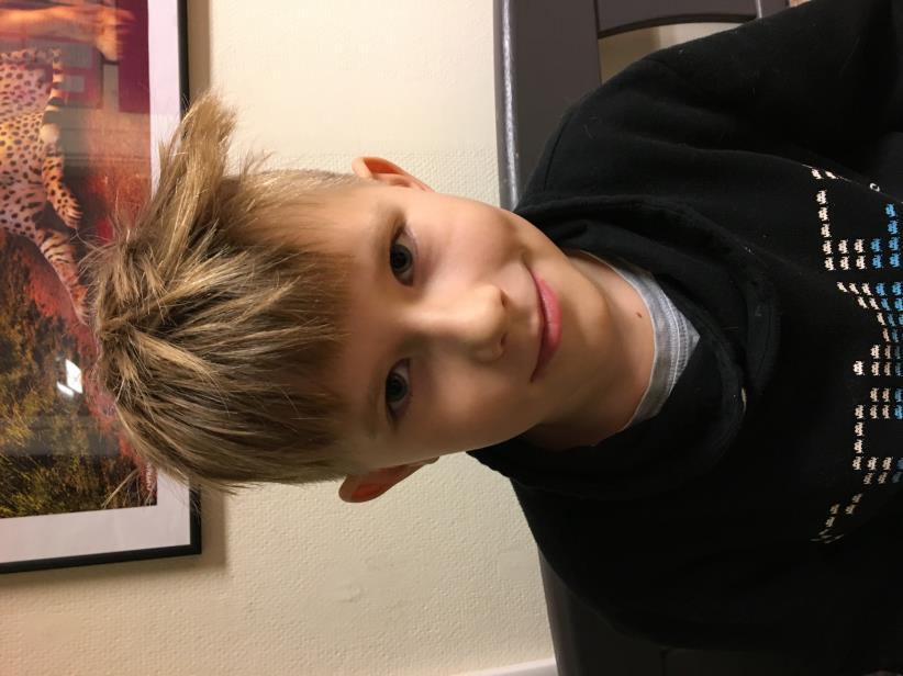 Namn: Felix Favoritfärg: Svart och blå Favoritmaträtt: Pastasoppa, och macaroni & cheese Favoritfilm: Star Wars
