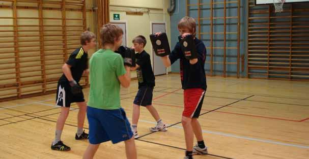 65 Kommentarer kring måluppfyllelsen: De flesta barnen får förskoleplats i närmiljön. Ett antal familjer har själva valt att placera sina barn i ett annat område.