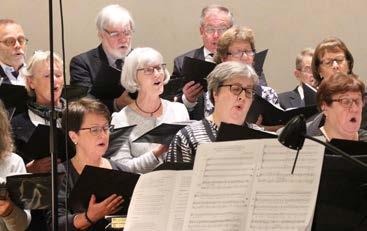 Sånger med ljus Från Allhelgona till Annandag jul har Lötenkyrkan haft rika musikprogram. I år var dock 4:e advent och julafton samma dag och därmed kortare övningstid inför Annandagen.
