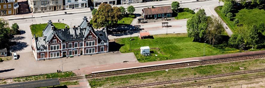 m. i centrala Vansbro Flygfoto av kvarteret Urmakaren vid Järnvägsgatan.