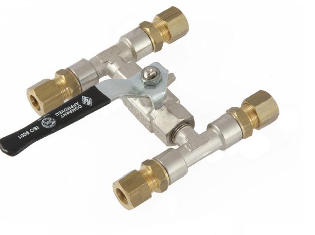 Komplett med backventil, flödesregulator och tryckmätare.
