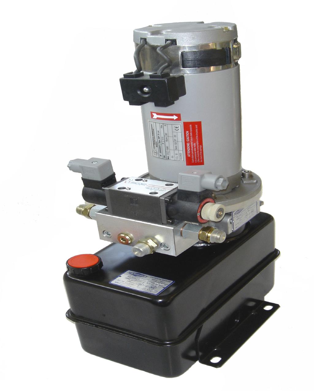 1,0 liter/minut Effekt: 100 W Tryck max: 55 bar Oljetank: 0 liter Vikt: 2,5 kg Spänning: 12V PR15 Passar hydraulcylindrar större än 250 cm 3 Kapacitet: 1,5 liter/minut Effekt: 100 W Tryck max: 55 bar