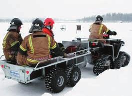 a-armar (SLA), 229 mm fjädringsväg. Fjädring bak: Individuell med dubbla a-armar (SLA), 260 mm fjädringsväg.