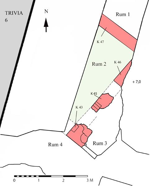 Rum 2: K 43, 45, 46, 47 Rummet begränsades i norr av muren K 47 och i öster av murpartierna K 45 och K 46.
