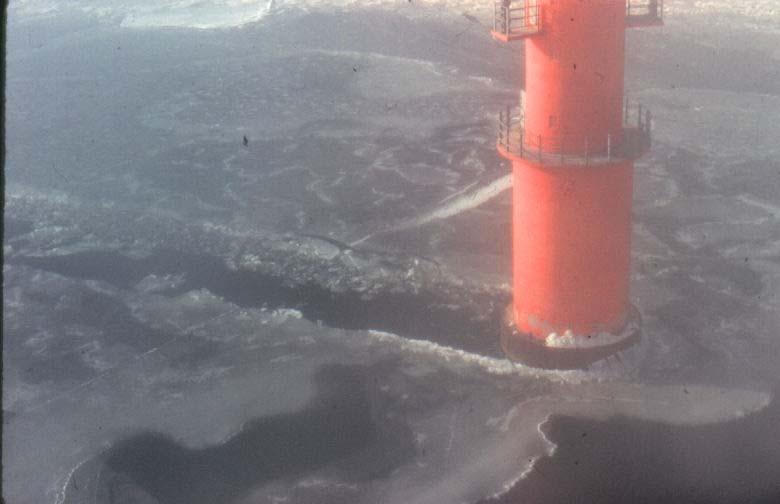 Figur 7.2 Fyr som utsätts förisdrift och lätt ispress. I norra Bottenhavet är den svenska kusten utsatt för ispress och isskjuvning under isläggningsperioden.