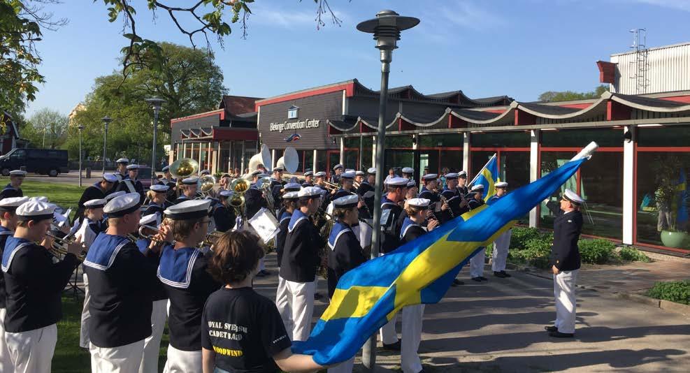 På programmet stod de marina marscherna "Fladdrande Fanor" (förbandsmarsch för Första ubåtsflottiljen) av Viktor Widkvist och "Avanti" (Sjöstridsskolans marsch) av Sam Rydberg.