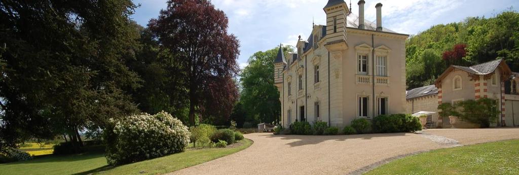 1 Loire och Champagne 6/4 16/4 2018 Dag 1: 6/4 Vi flyger via Paris till Nantes där vår svenska buss möter upp och kör oss de 8 milen till vårt hotell Best Western Plus Villa Saint Antoine i Clisson,