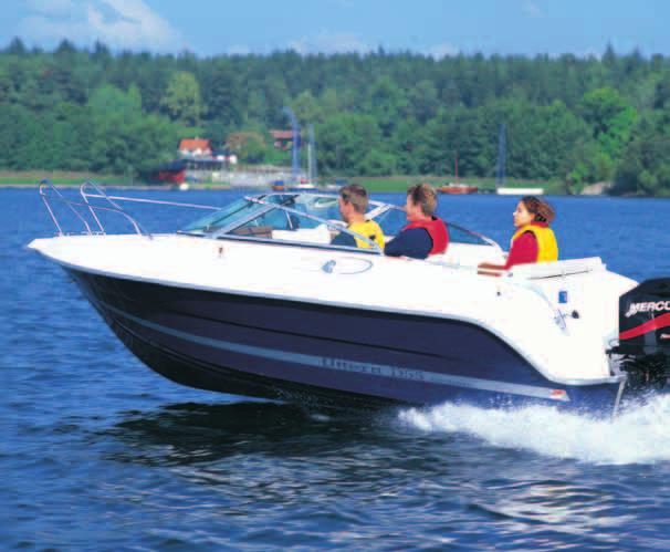 D55 Resa i första klass Vill du åka båt med VIP-känsla? Ta en provtur i Uttern D55 en av marknadens populäraste Daycruisers.