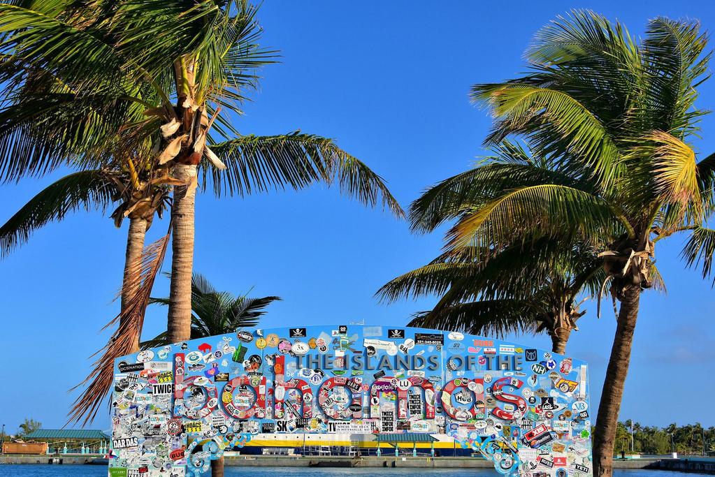 I Nassau och öarna New Providence och Paradise Island kan man kombinera Bahamas natur och kultur med den kosmopolitiska atmosfären i en storstad.