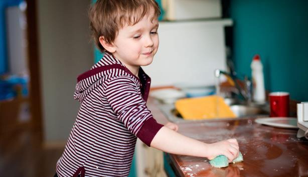 Uppväxt med missbrukande förälder - emotionell parentifiering Pappa har hotat att nu ska jag ta självmord och jag fick stå