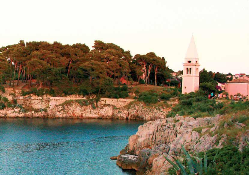 STADSRUNDTUR VELI LOSINJ Veli Losinj är belägen i en smal vik på sydöstra sidan av ön Losinj. Höga hus och åtskilliga villor med vackra gårdar dominerar dess utseende.