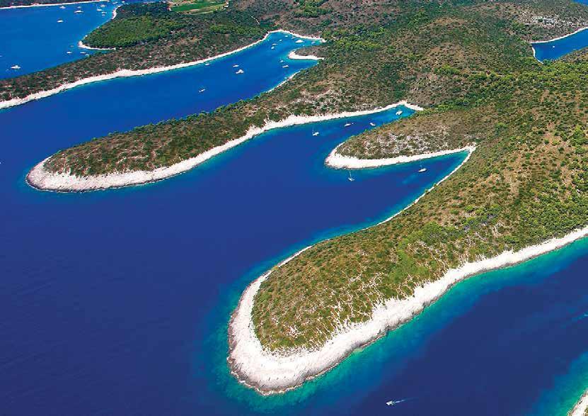 NATIONALPARKEN KORNATI Det finns inte mycket som slår en båttur till nationalparken Kornati en solig dag. Kornati är en arkipelag bestående av ca.