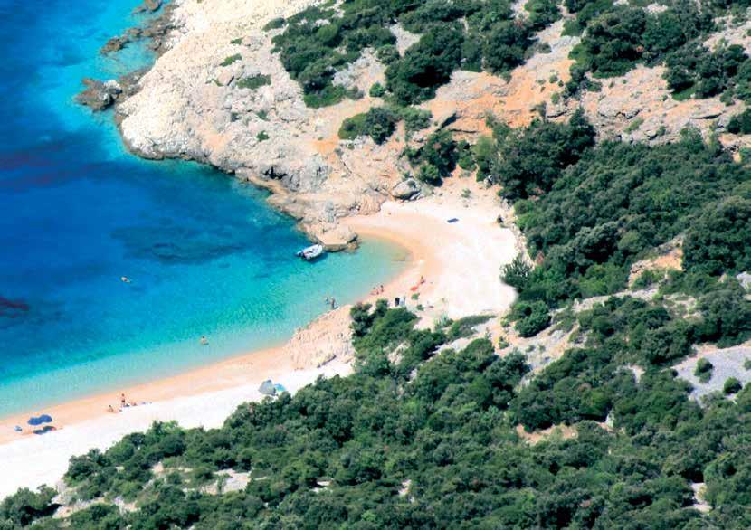 UTFLYKT ÖN CRES Den bästa platsen för att lära sig om Losinj och Cres historia är i den stad som sammanbinder dessa två öar, nämligen Osor.