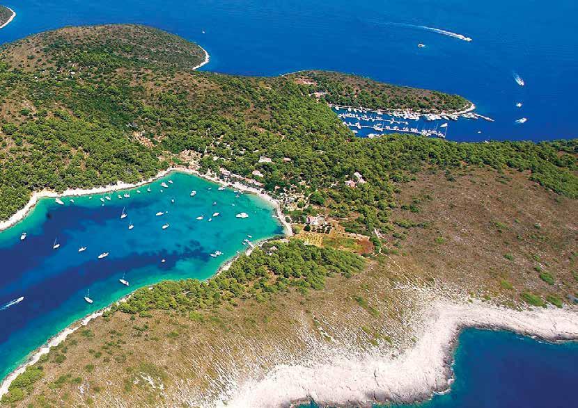 NATIONALPARKEN KORNATI Det finns inte mycket som slår en båttur till nationalparken Kornati en solig dag. Kornati är en arkipelag bestående av ca.