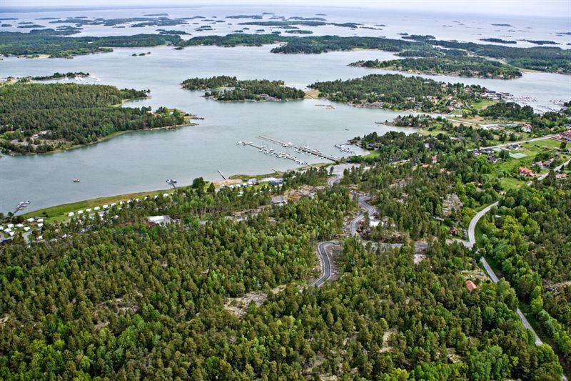 2(7) 1. Inledning 1.1 Om området och marktilldelningsobjektet Arkösund ligger fem mil utanför Norrköping. Här är du endast minuters båtfärd ifrån egna strandhugg i skärgården.