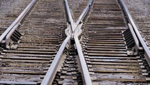 Kollektivtrafik och infrastruktur Den generella upplevelsen kring kollektivtrafiken i regionen är att det ofta saknas förbindelser till orter på landsbygden och att det är för dyrt för ungdomar att
